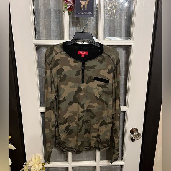 3 Top Bundle Guess Waffle Button Down Tops - Picture 14 of 16